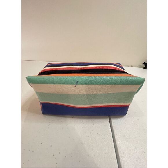 Kate Spade make up bag - Picture 2 of 6